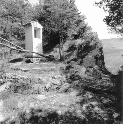 Ancien chemin de Pierrefeu, à la brèche du Mont Saint-Michel.