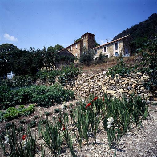 Jardin potager en contrebas des bâtiments, vu depuis le sud-est.