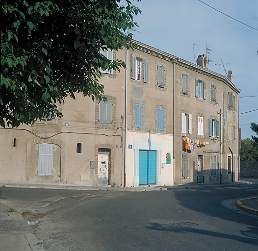 Vue d'ensemble prise du chemin de la Nerthe, à hauteur de "Cocinelle Marché" (N 160).