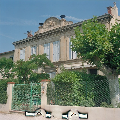 Villa Helvétia. Façade principale, vue prise du sud-est.
