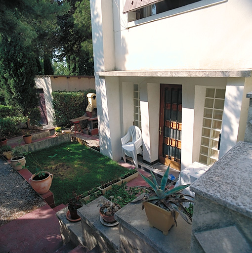 Niveau de soubassement et jardin.