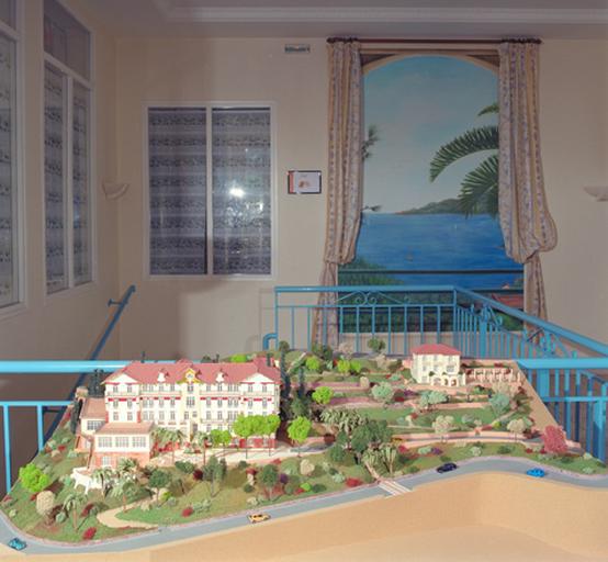 Maquette de l'hôtel et de la villa Troödos. Vue d'ensemble.