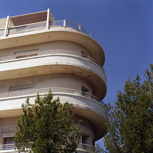 Corps de bâtiment oriental. Détail.