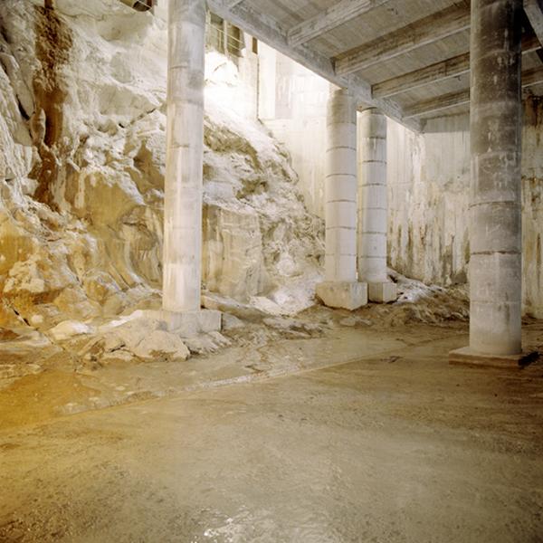 Les fondations de l'usine dans l'ancien lit du Verdon : les pilotis.