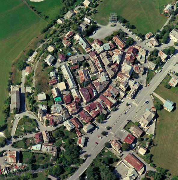 Vue aérienne prise du sud-est.