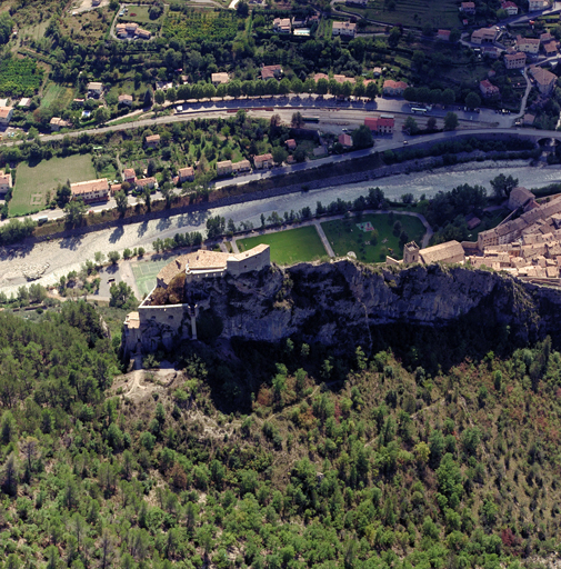 Vue aérienne oblique depuis le nord.