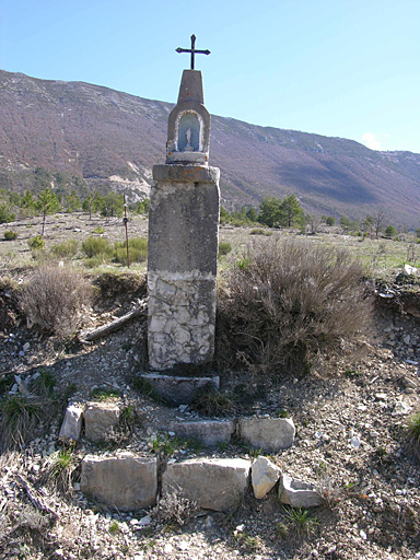 Le Moustier, oratoire parcelle A2 70.