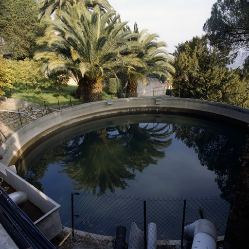 Le réservoir d'eau en contre-bas de la maison du gardien (n°7).