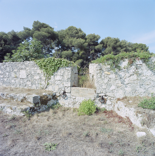 Détail d'une embrasure du parapet du bastion H (du Roi), vue de l'intérieur.