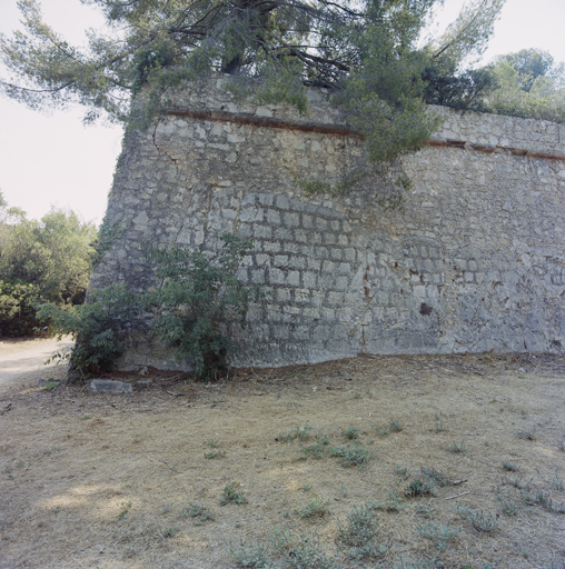 Détail du parement de la face droite de la demi-lune F.