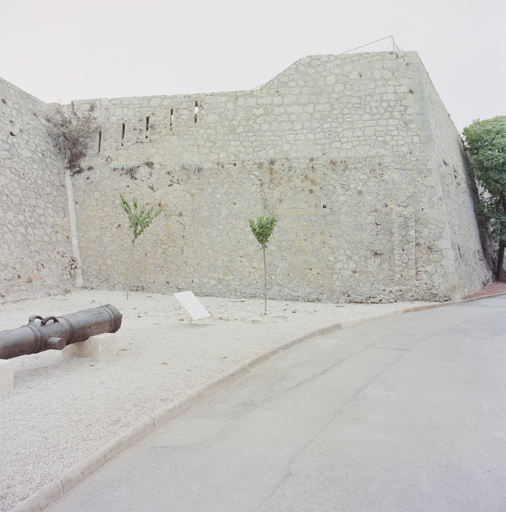 Flanc droit (nord) remanié du bastion L (Richelieu).