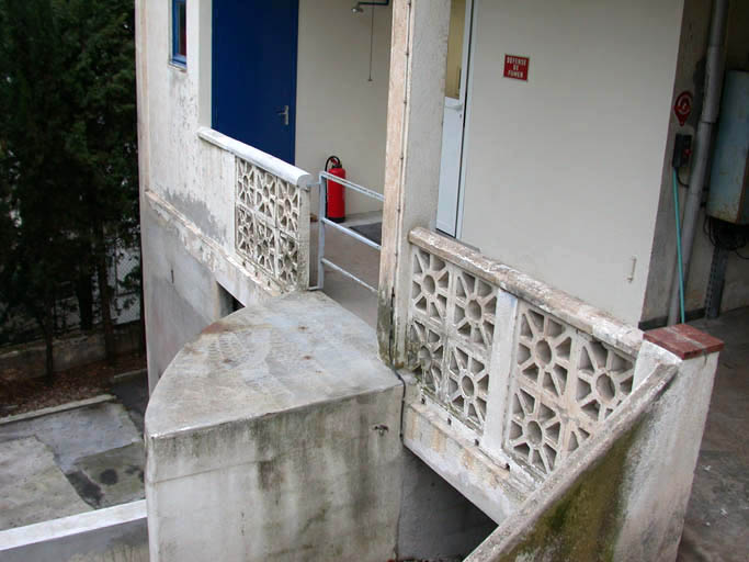 La façade est (transformée) du bâtiment 18.