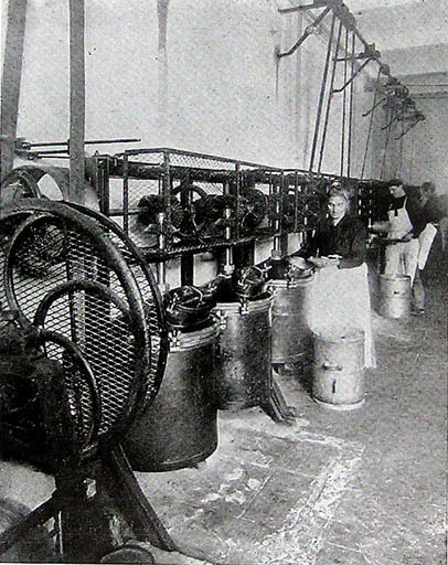 Le lavage des pommades.