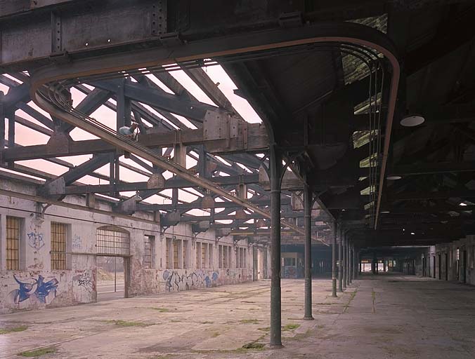 Vue partielle du réseau de rail aérien. ; Vue partielle du réseau de rail aérien.