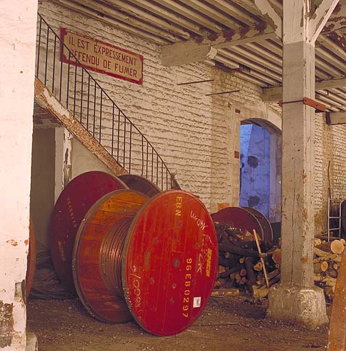 Vue intérieure du magasin général. ; Vue intérieure du magasin général.