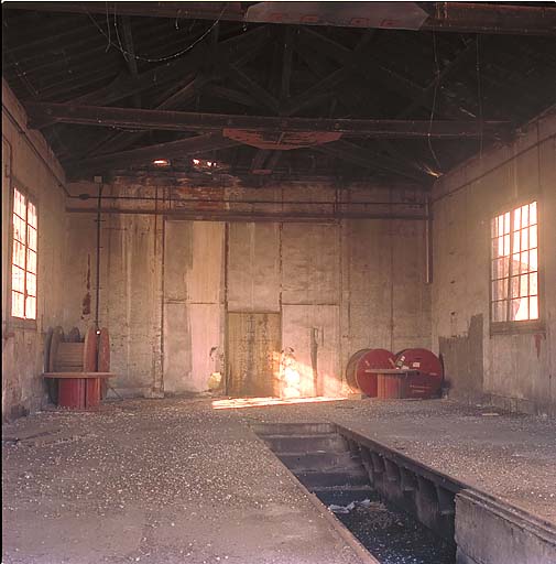 L'atelier de réparation des freins des tenders. ; L'atelier de réparation des freins des tenders.