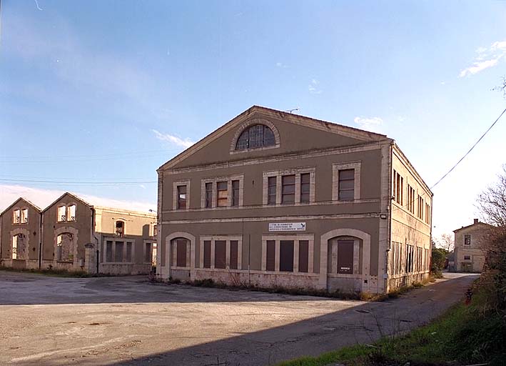 Les bureaux des ateliers, élévations nord et ouest. ; Les bureaux des ateliers, élévations nord et ouest.