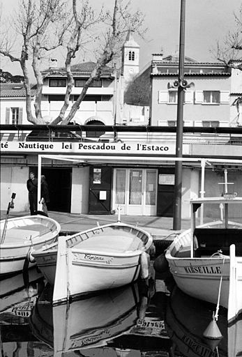 Le port à l'Estaque-Plage : la société nautique des Pescadou.