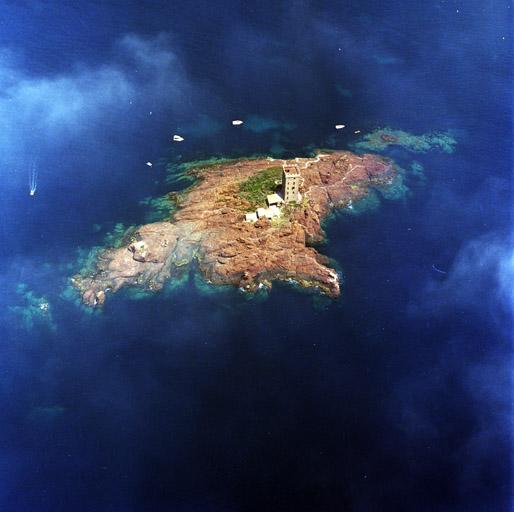 Vue aérienne prise du sud-est.