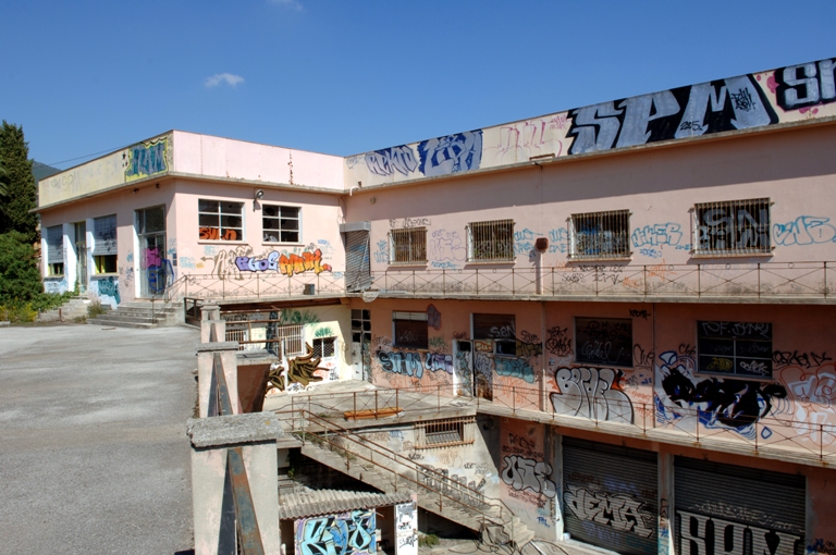 Vue sud-ouest du bâtiment des laboratoires.