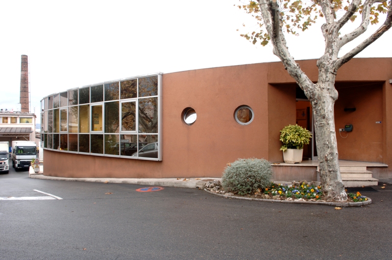 Vue ouest, bâtiment des services techniques.