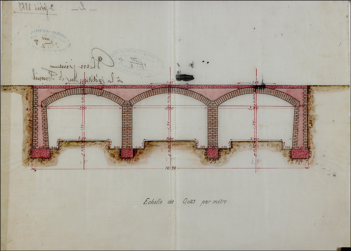 Etablissement d'abri pour bateaux. Demande de Mr Fenouil Barthélémy. Coupe [d'un pont à trois arches qui soutiendrait la route au niveau de la propriété Fenouil à Tour Saumaty afin que les bâteaux de plaisance remisés sur la propriété puissent accéder à la mer.]