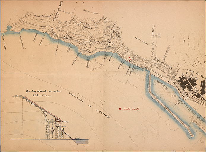 Jet à la mer des matériaux provenant de la construction du chemin de fer de Marseille à Miramas. Plan du 14 décembre 1911 dressé par le subdivisionnaire (ill). Coupe longitudinale du couloir.