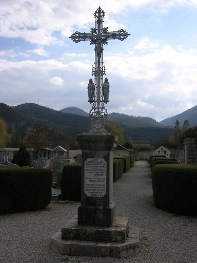 Croix de cimetière