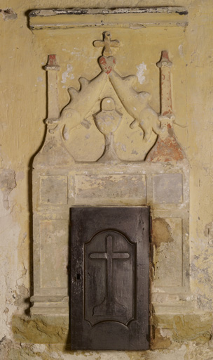 Armoire eucharistique, vue d'ensemble, porte fermée.