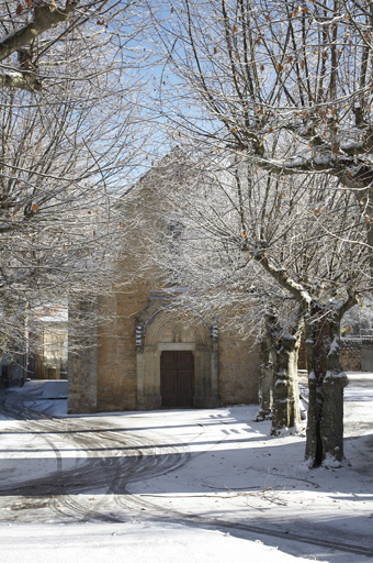 Vue de la façade occidentale sous la neige.