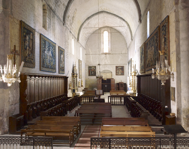 Vue de l'intérieur depuis le choeur.