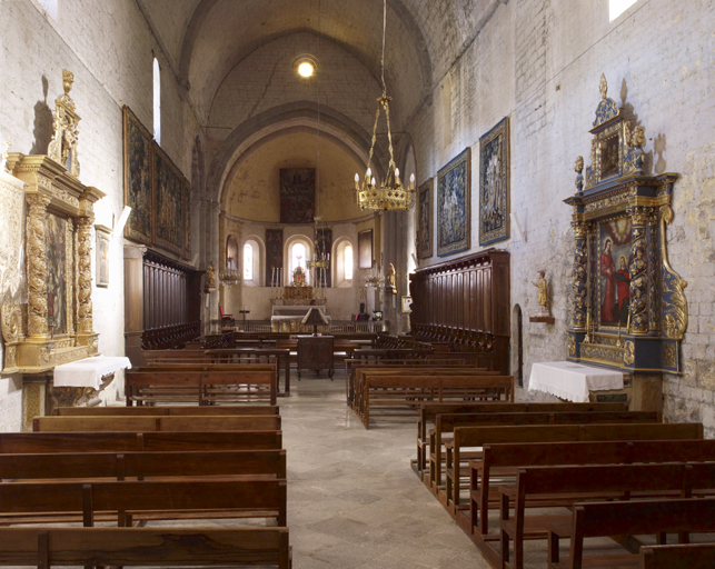 Vue de l'intérieur depuis la nef.