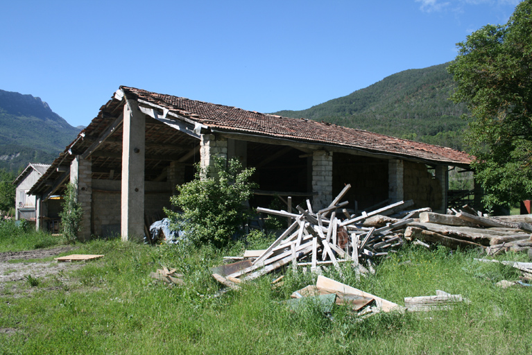 Vue cavalière d'ensemble avec le pignon est.