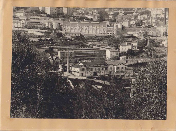 Vue générale de l'usine, prise du sud.