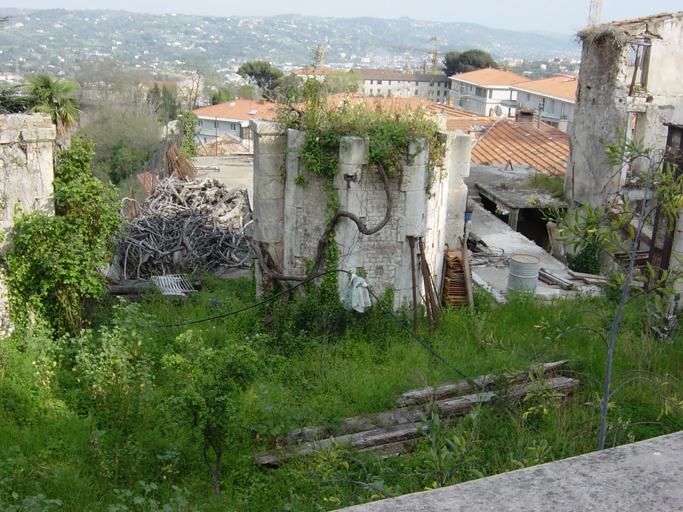 Vestige de l'ancienne cheminée B. Escoffier.