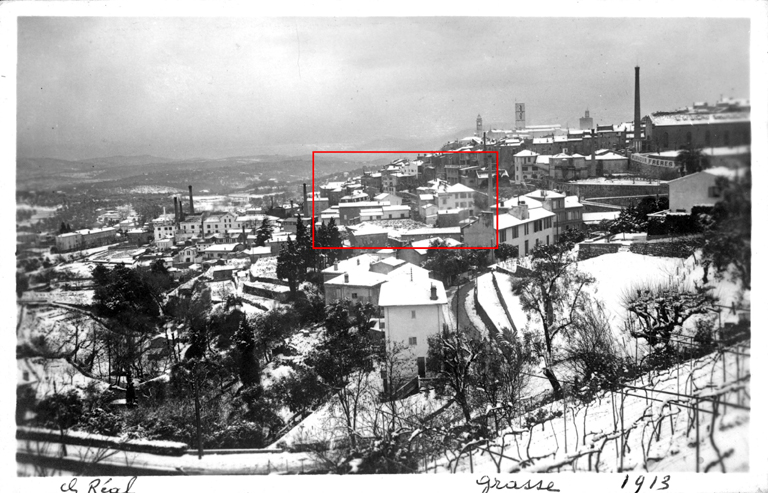 Grasse sous la neige.