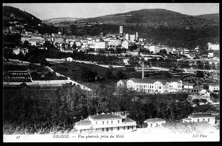 Grasse Vue générale prise du midi.