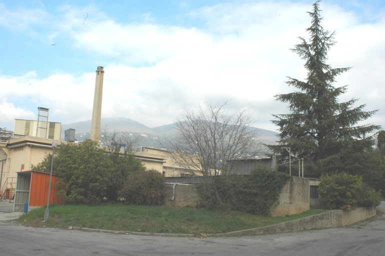 Vue de l'îlot central composé des deux bassins d'eau.