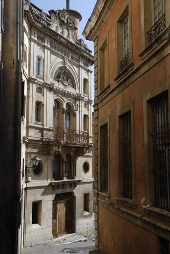 Vue est de la façade.