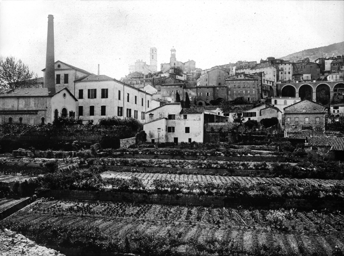 Les premiers bâtiments de l'usine Lautier Fils.