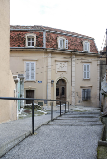 Vue de l'entrée de l'ancienne usine.