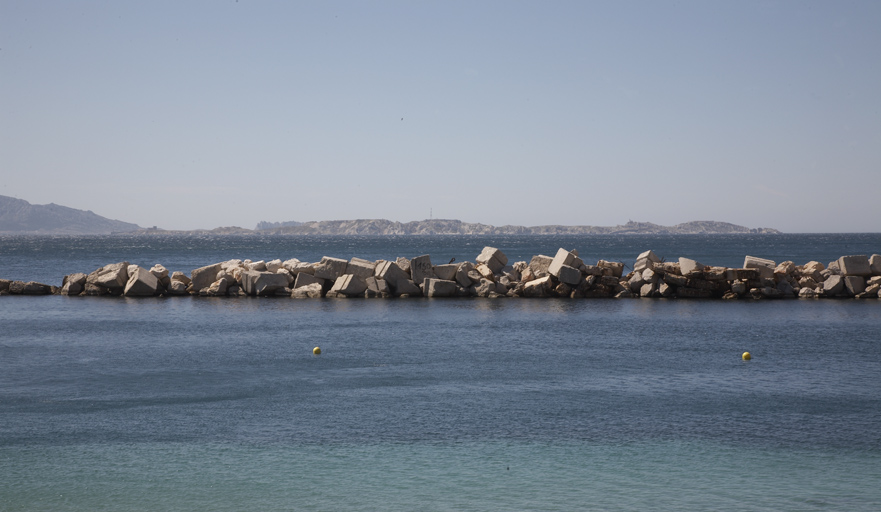 Port de la Lave : digue de protection.
