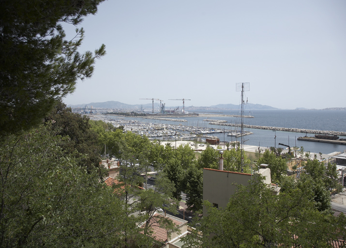 Paysage vue de la terrasse de Château-Fallet.