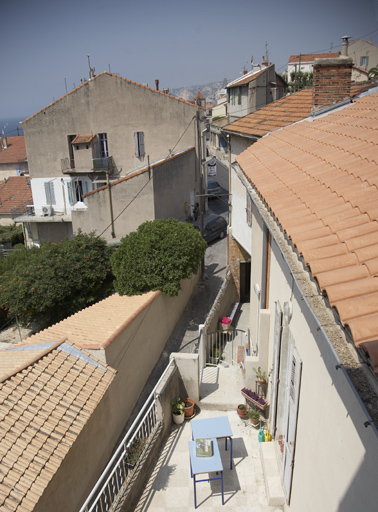 Terrasse au 1er étage, donnant sur la traverse Fabre.
