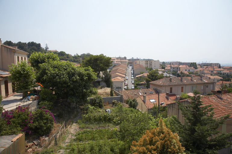 Paysage de l'Estaque. Vue prise du pensionnat saint Joseph vers le sud : au centre le boulevard Chieusse.