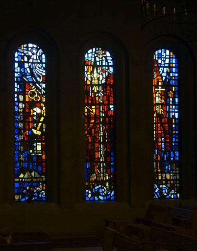 Bras du transept nord. Baie 7 : verrière dédiée à Saint Joseph.