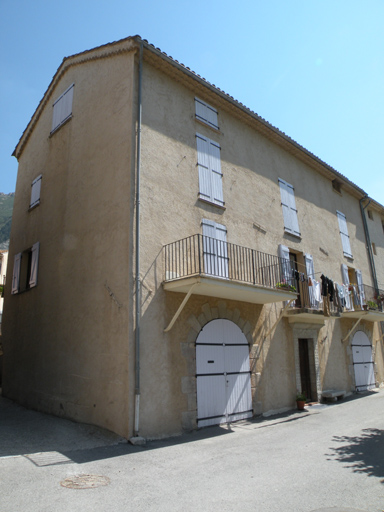 Bâtiment 1. Vue d'ensemble prise du sud-ouest.