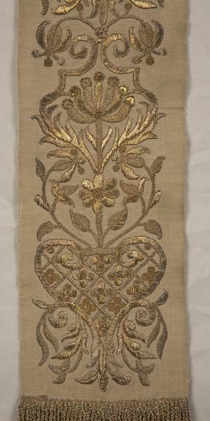 Broderie. Partie basse. Détail.