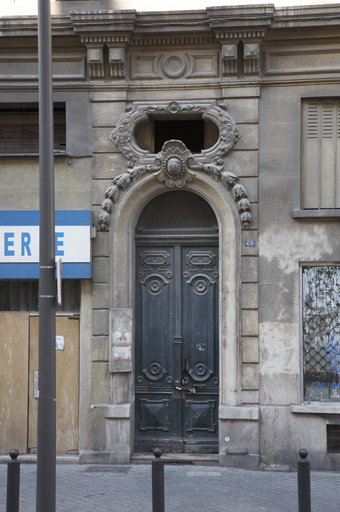 Immeuble 69 rue de la République. Porte d'entrée.