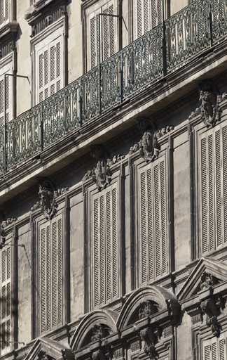 Immeuble 69 rue de la République. Détail des troisième et quatrième niveaux.